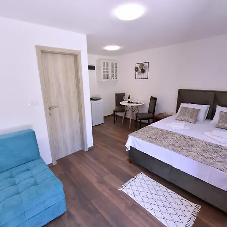Apartment Airport Tri Hrasta Podgorica