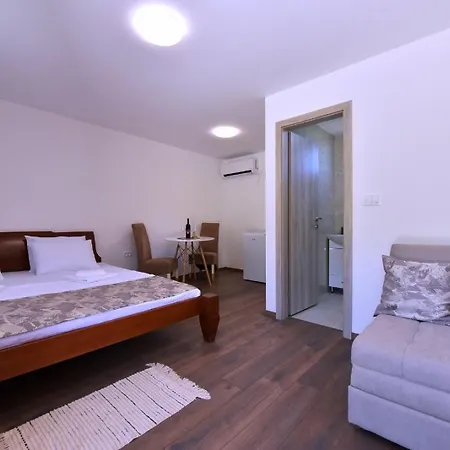 Apartamento Airport Tri Hrasta Podgorica