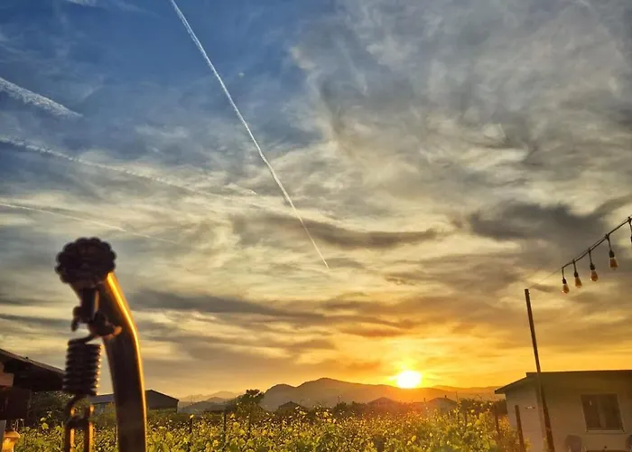 Daire Airport Tri Hrasta *